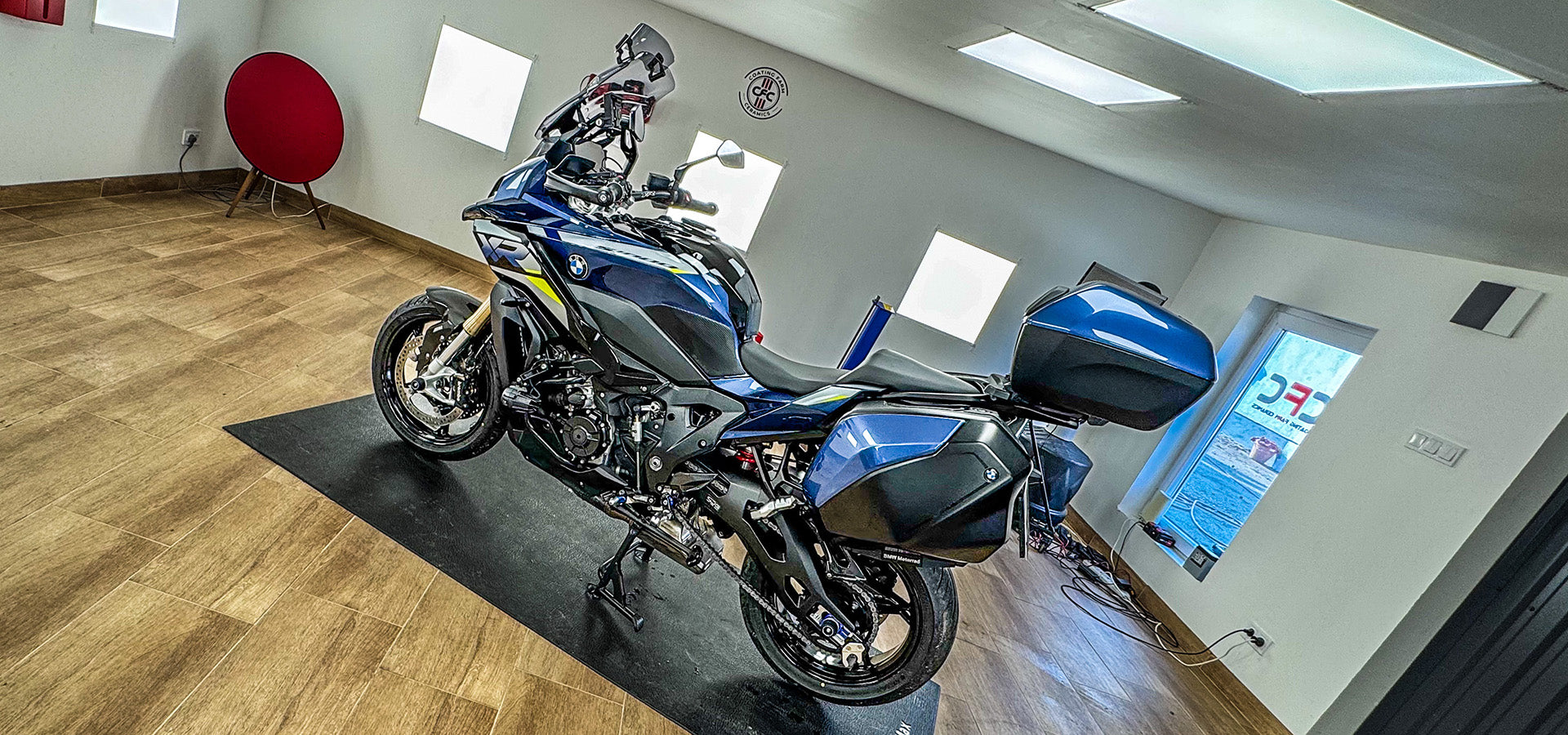 slider image slider_item_TXE3rA